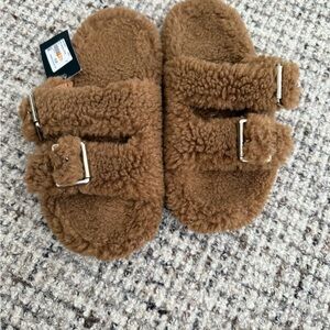 Caramel Brown Cozy Sherpa Slippers